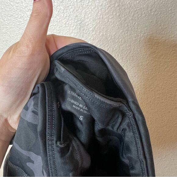 Athleta ultimate camo camouflage 7/8 tight leggings with thigh pocket SMALL - Picture 10 of 11